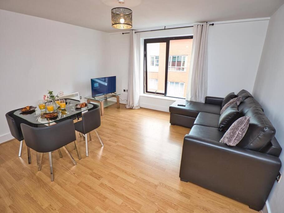 Lovely 1 Bedroom Apartment - Bham City Centre Birmingham Buitenkant foto