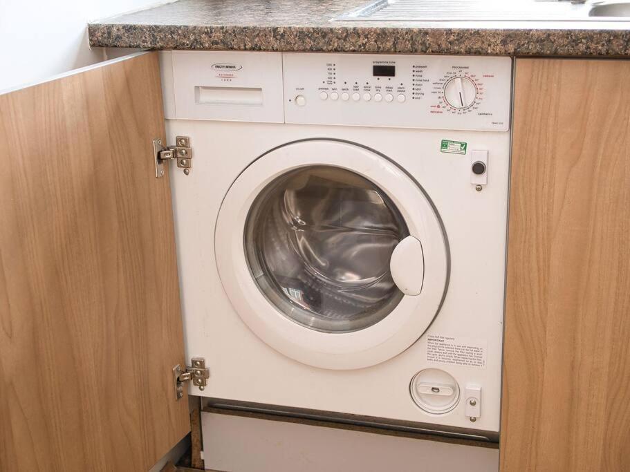Lovely 1 Bedroom Apartment - Bham City Centre Birmingham Buitenkant foto