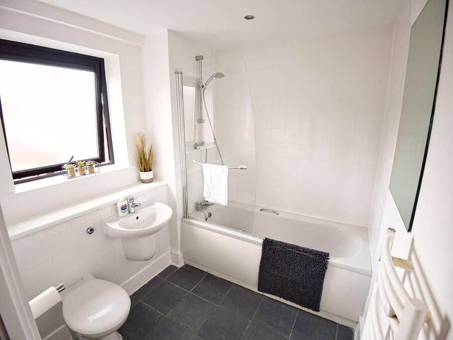 Lovely 1 Bedroom Apartment - Bham City Centre Birmingham Buitenkant foto