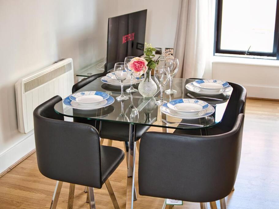 Lovely 1 Bedroom Apartment - Bham City Centre Birmingham Buitenkant foto