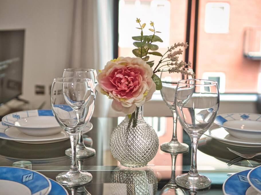 Lovely 1 Bedroom Apartment - Bham City Centre Birmingham Buitenkant foto
